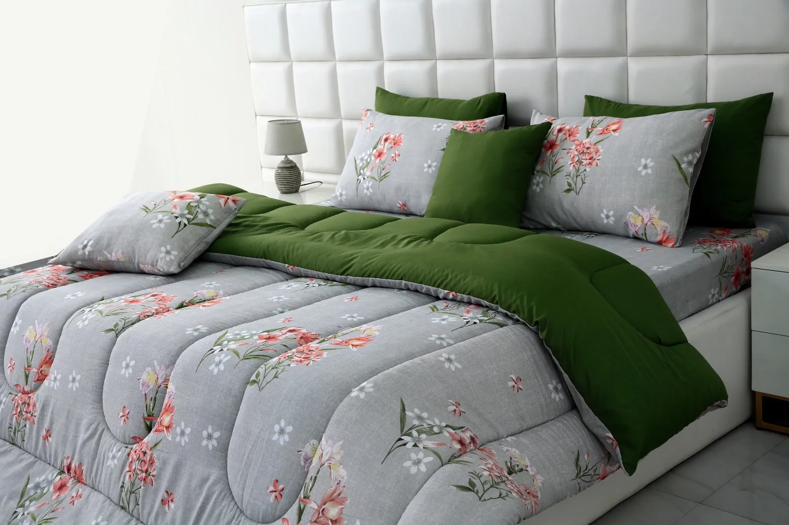 8 PCs Winter Comforter Set- Camellia