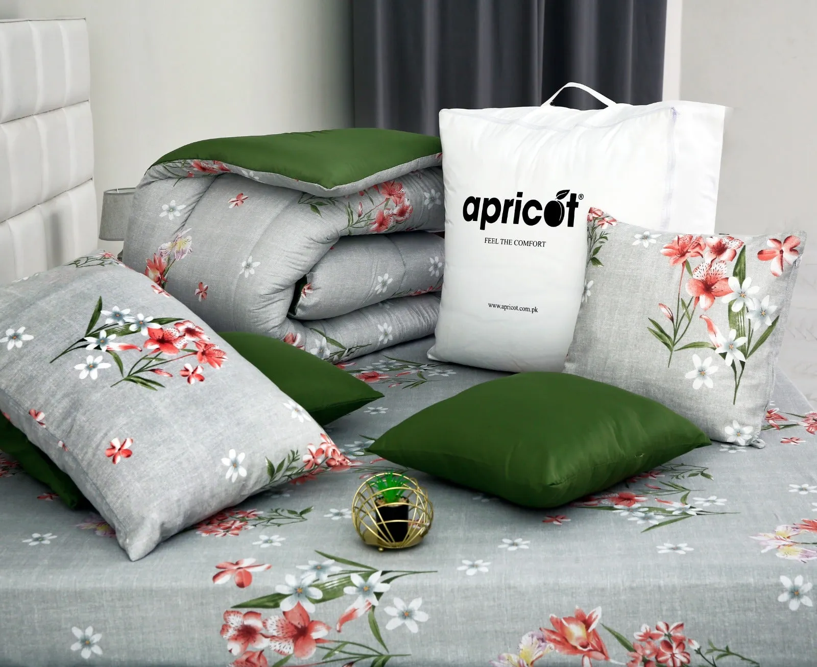 8 PCs Winter Comforter Set- Camellia