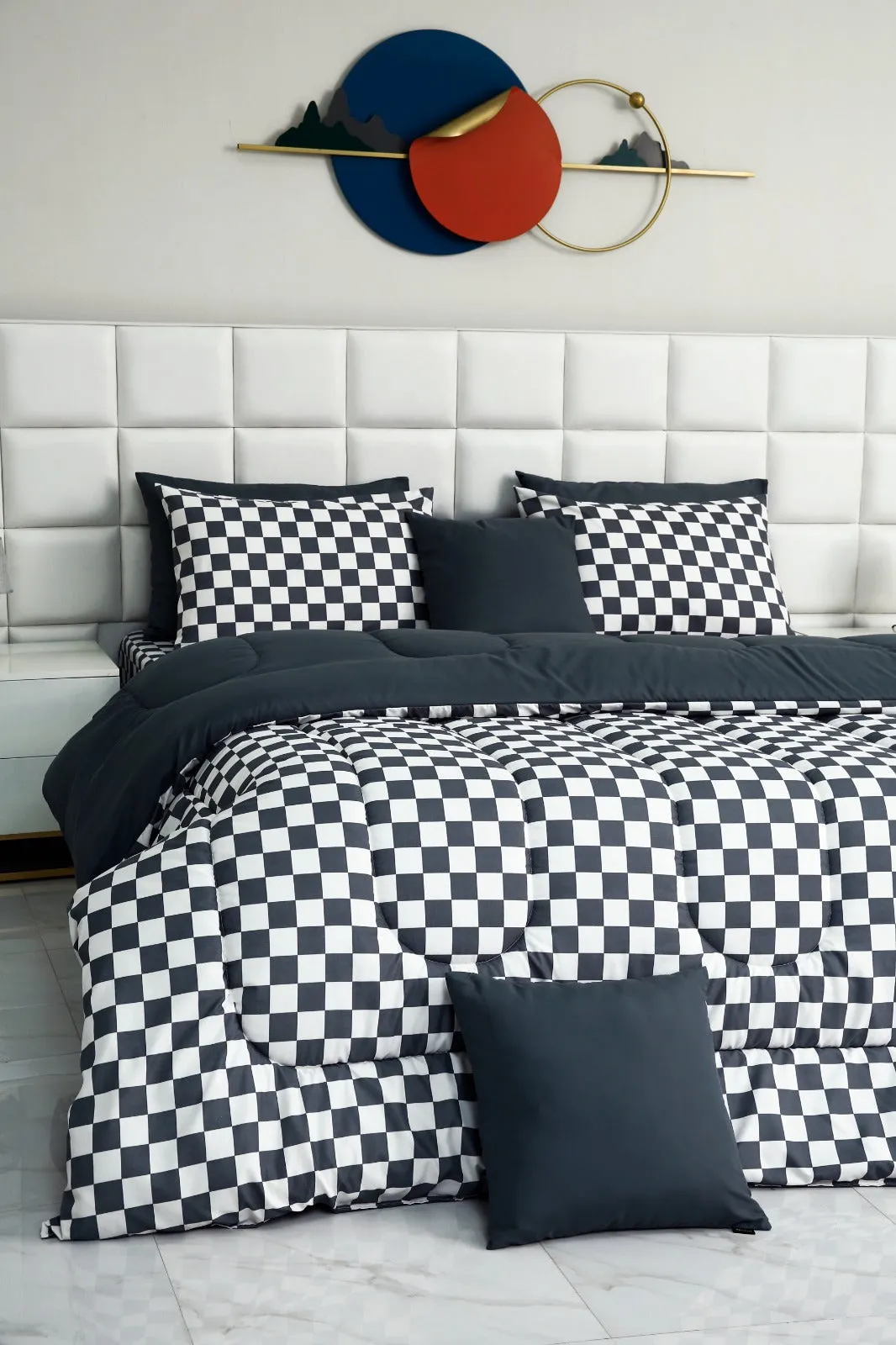 8 PCs Winter Comforter Set-Grey Chess