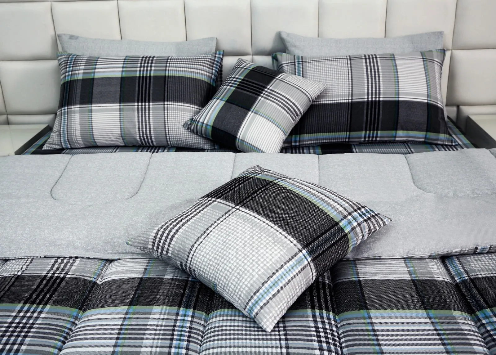 8 PCs Winter Comforter Set-Melvern