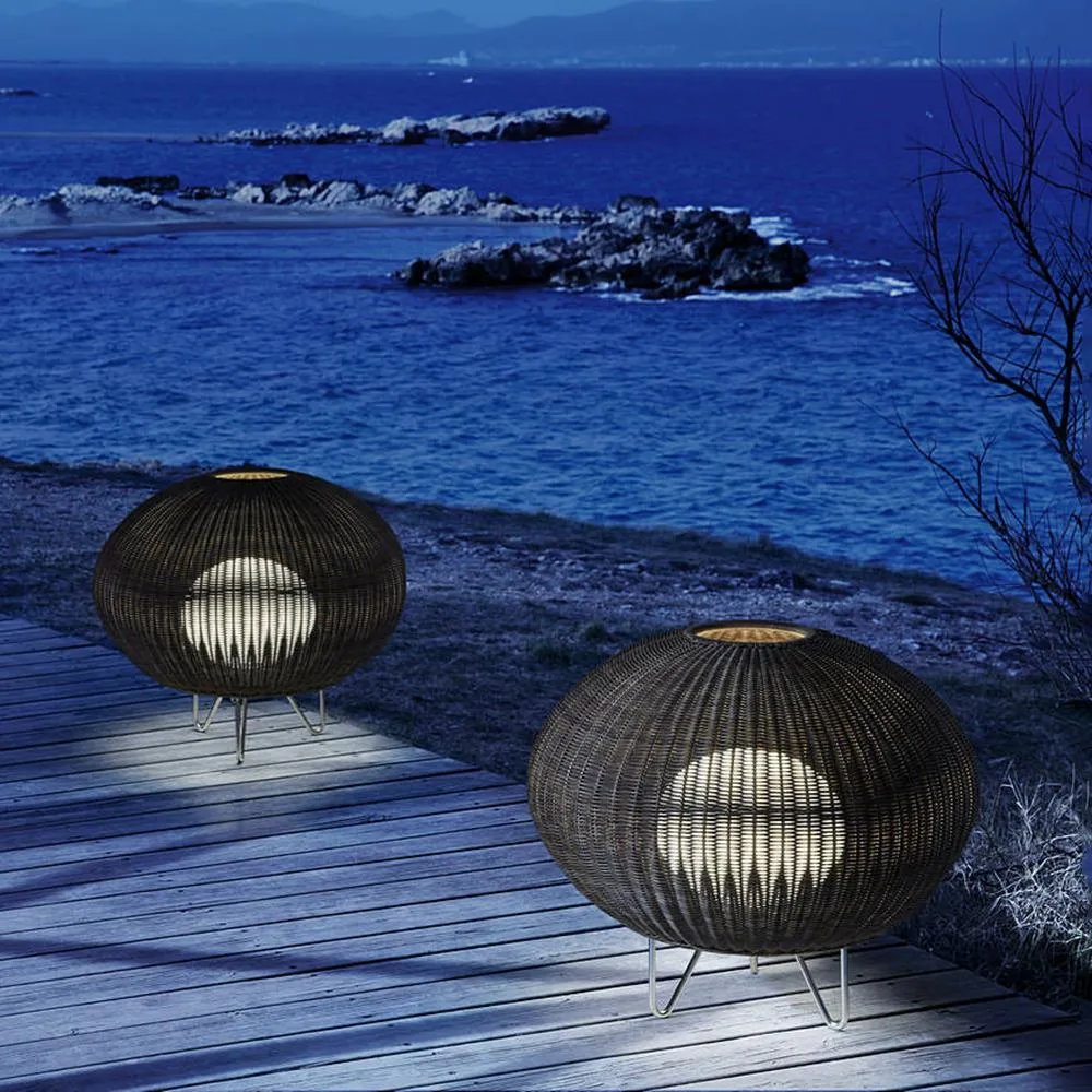 Garota P 01 Outdoor Floor Light