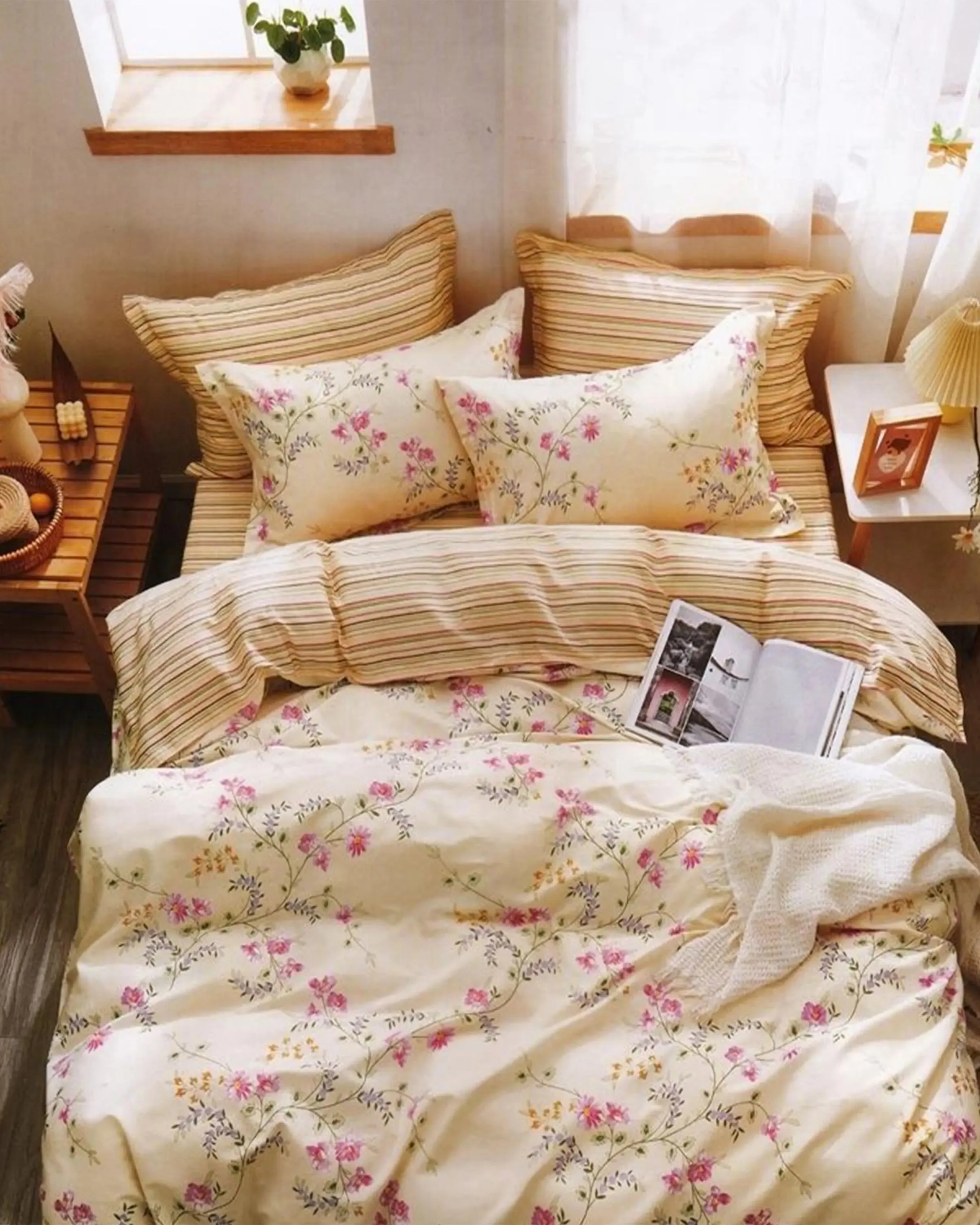 Itsuki Cream Flower Printed Bedsheet Set