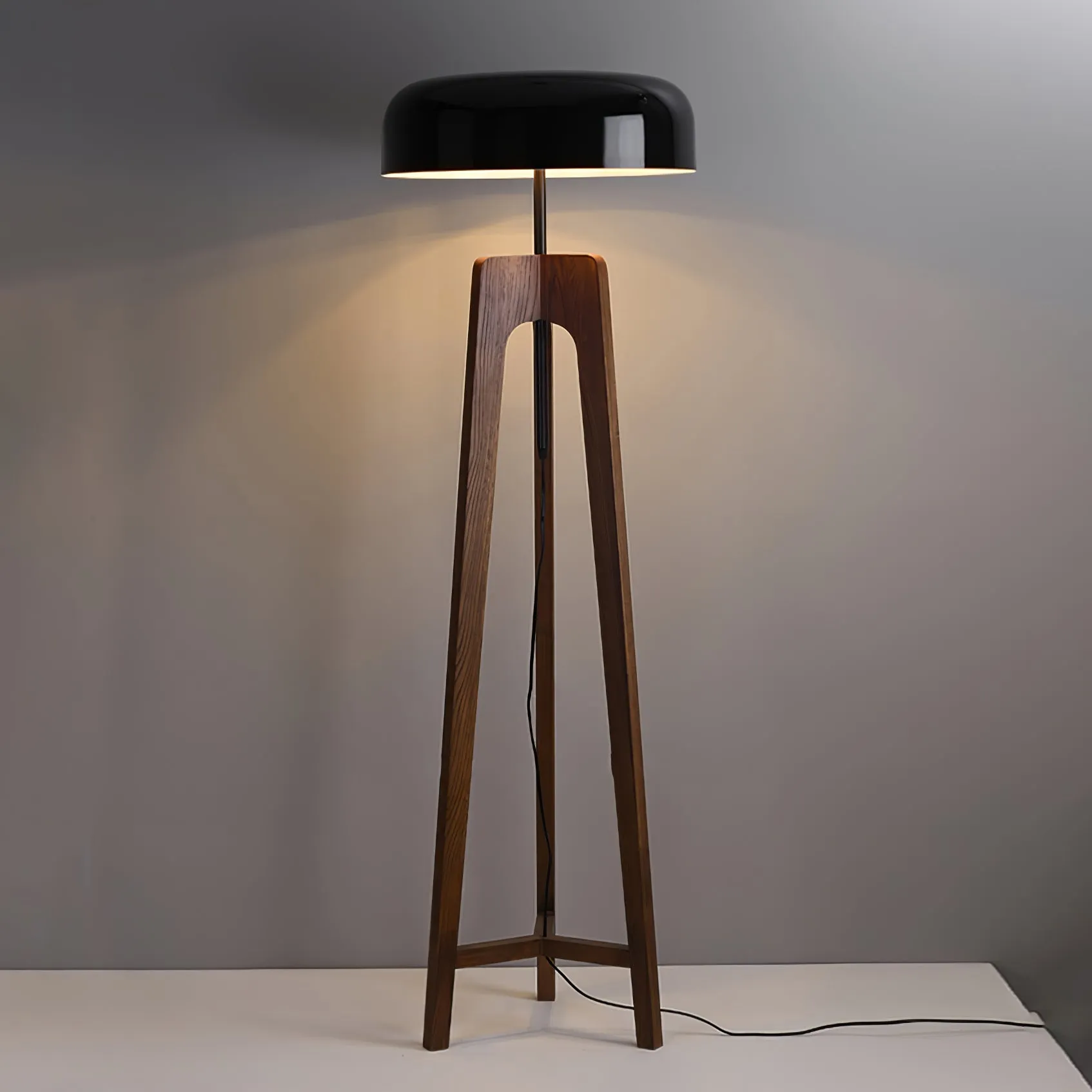 Linea Floor Lamp