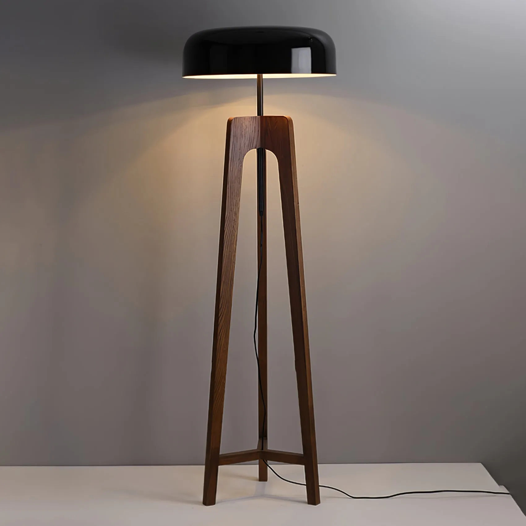 Linea Floor Lamp