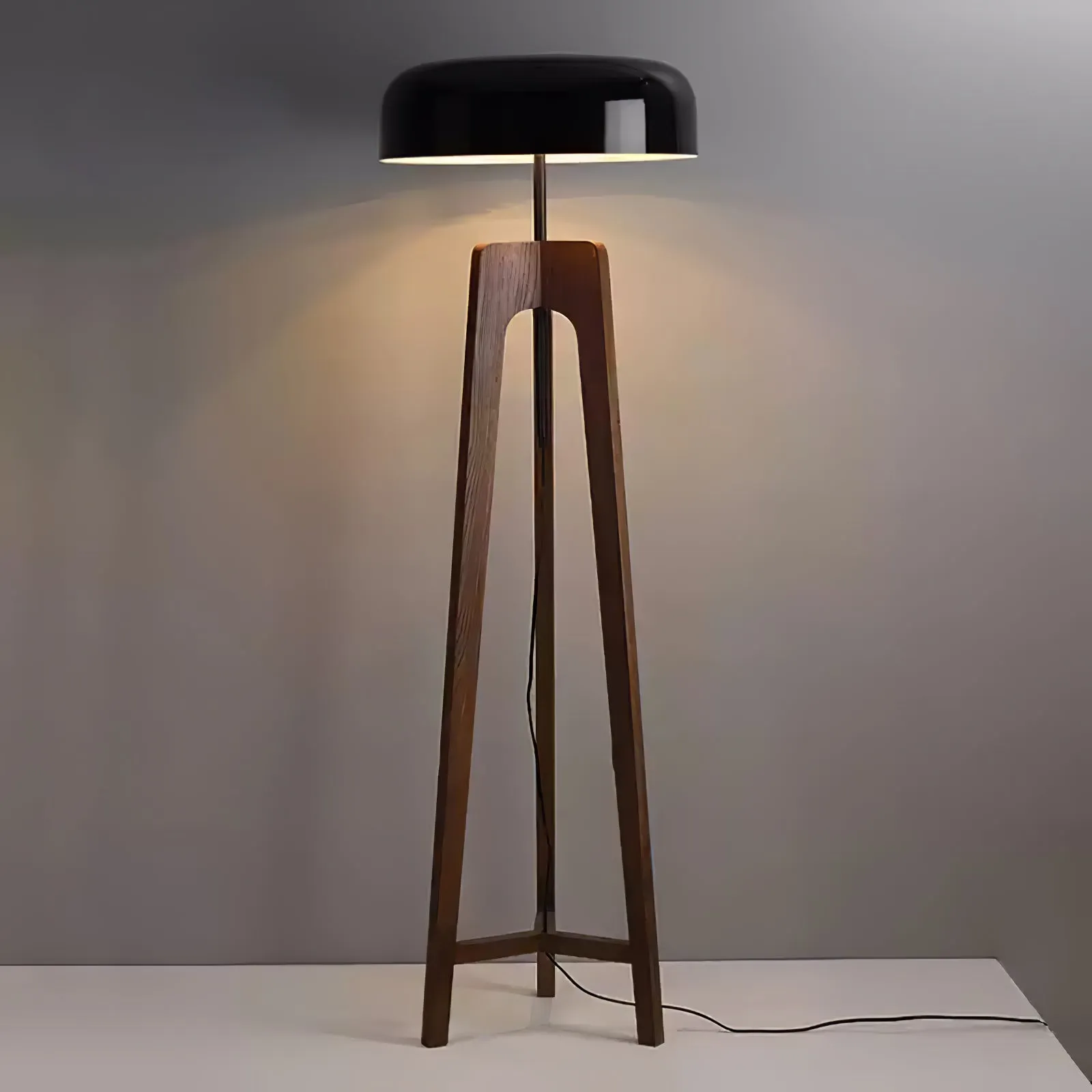 Linea Floor Lamp